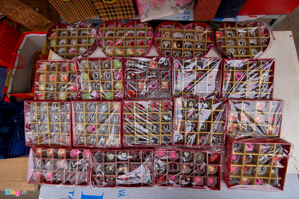 Thị trường quà tặng Valentine lu mờ vì không khí Tết